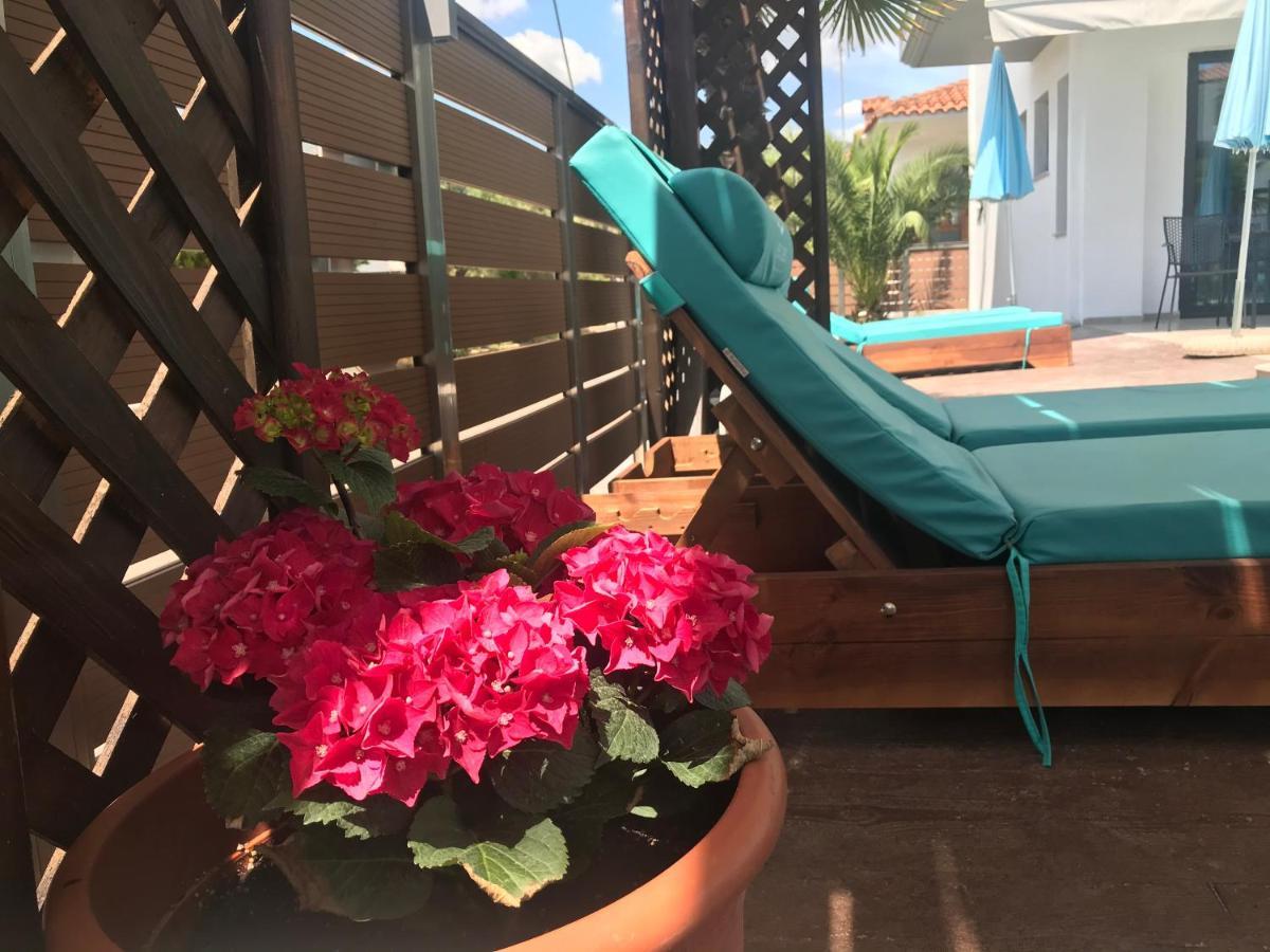 Sea Pearl Luxury Apartments Vrasná Dış mekan fotoğraf